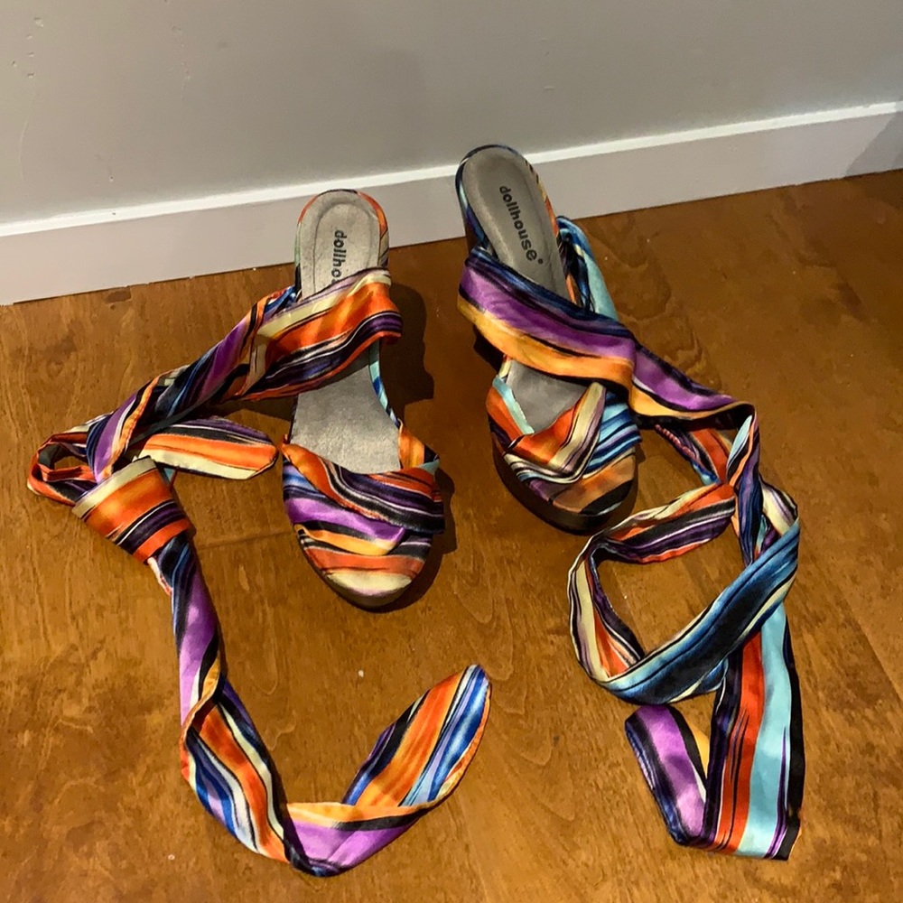 Multi Color Tie Up Wedge